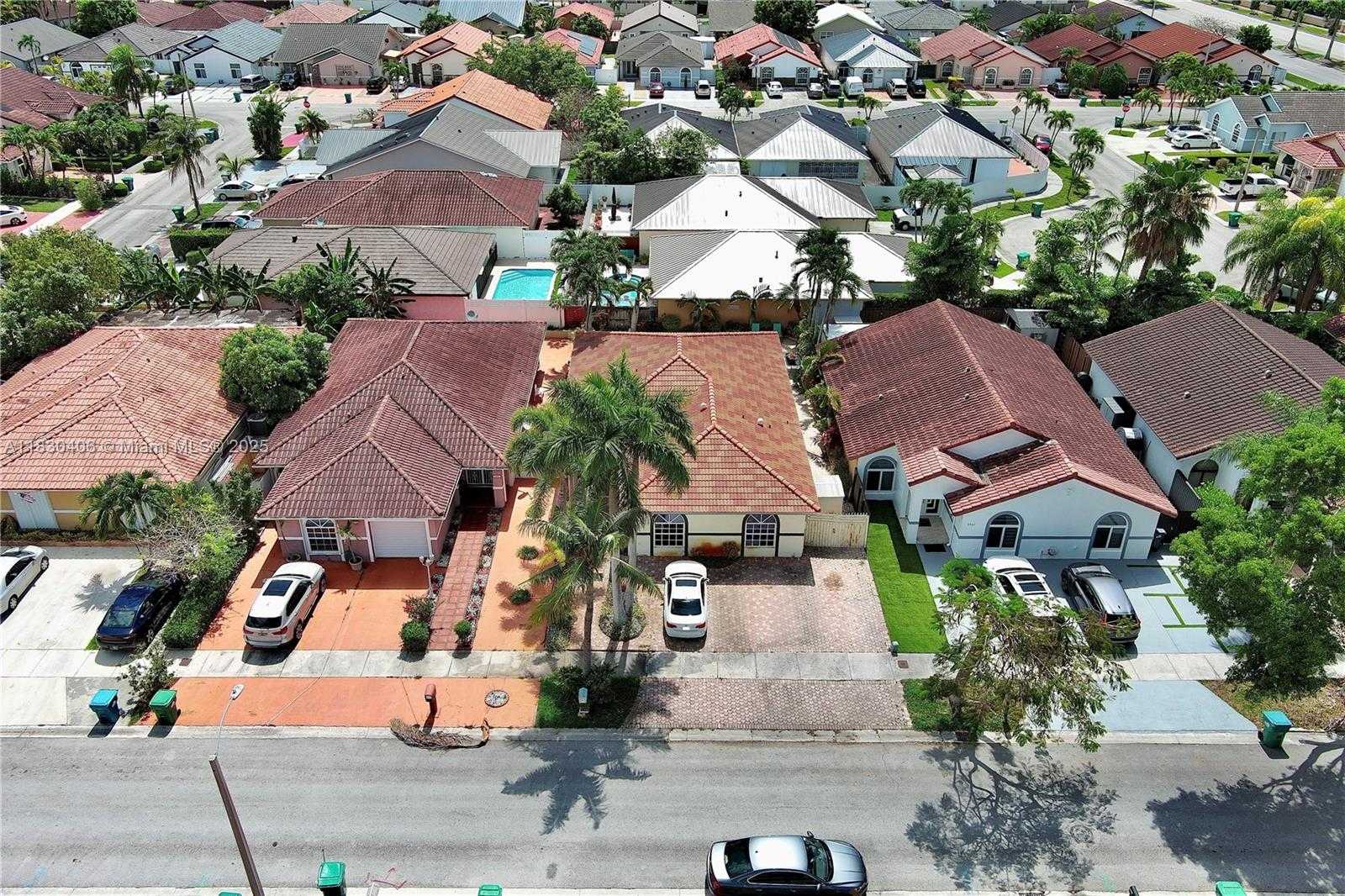 Small Image of 5443 SOUTH WEST 143RD CT, Miami Number 25