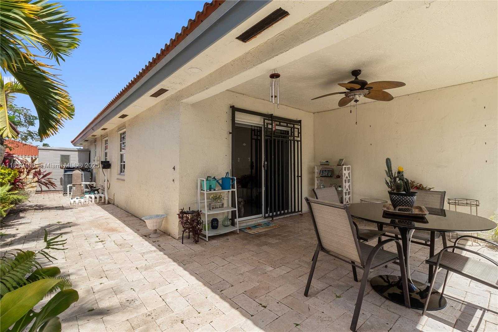 Small Image of 5443 SOUTH WEST 143RD CT, Miami Number 4
