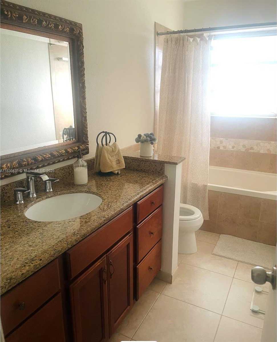 Small Image of 6790 SOUTH WEST 10TH CT, Pembroke Pines Number 2