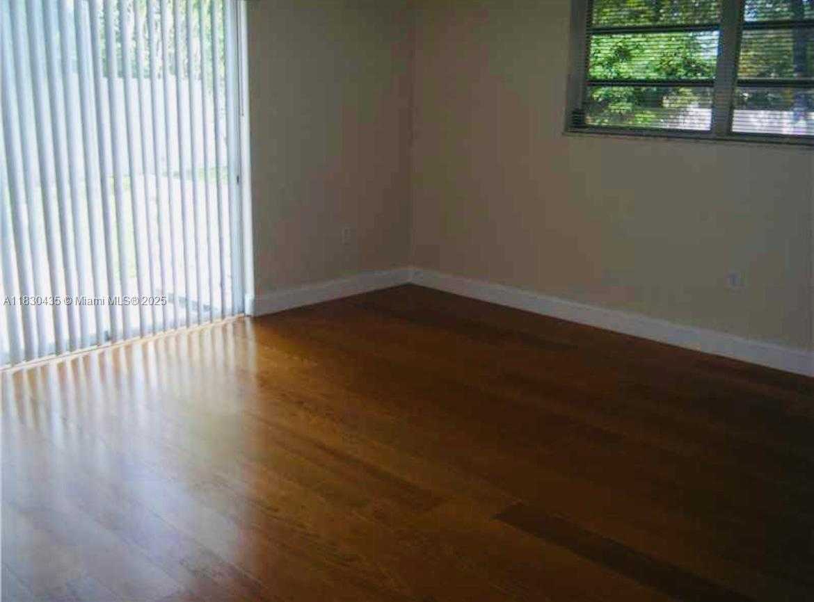 Small Image of 6790 SOUTH WEST 10TH CT, Pembroke Pines Number 5
