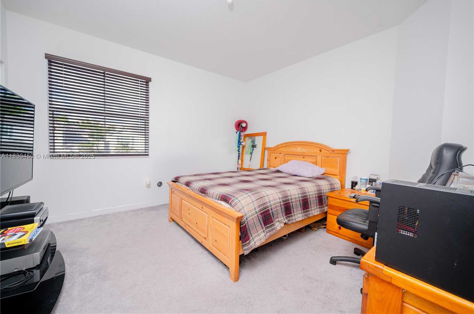 Small Image of 1388 SOUTH EAST 27TH TER, Homestead Number 24