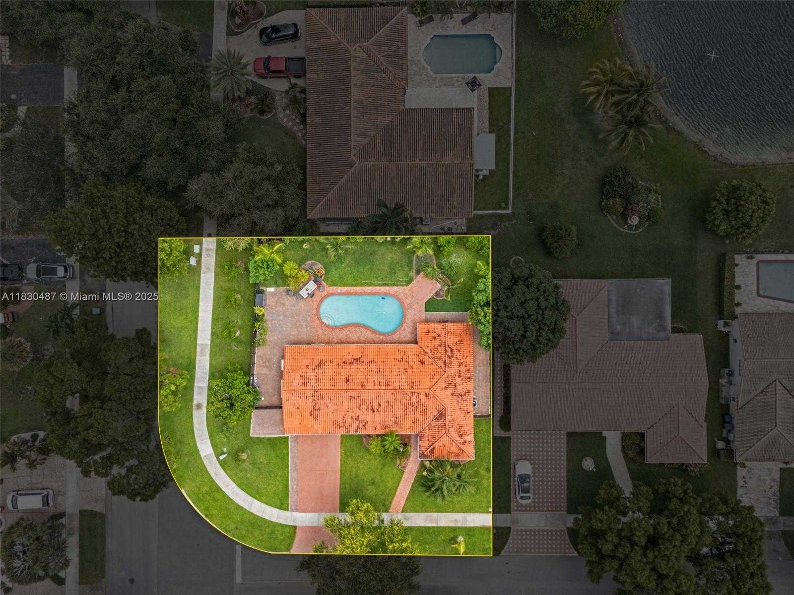 Small Image of 6963 SEAGRAPE TER, Miami Lakes Number 2