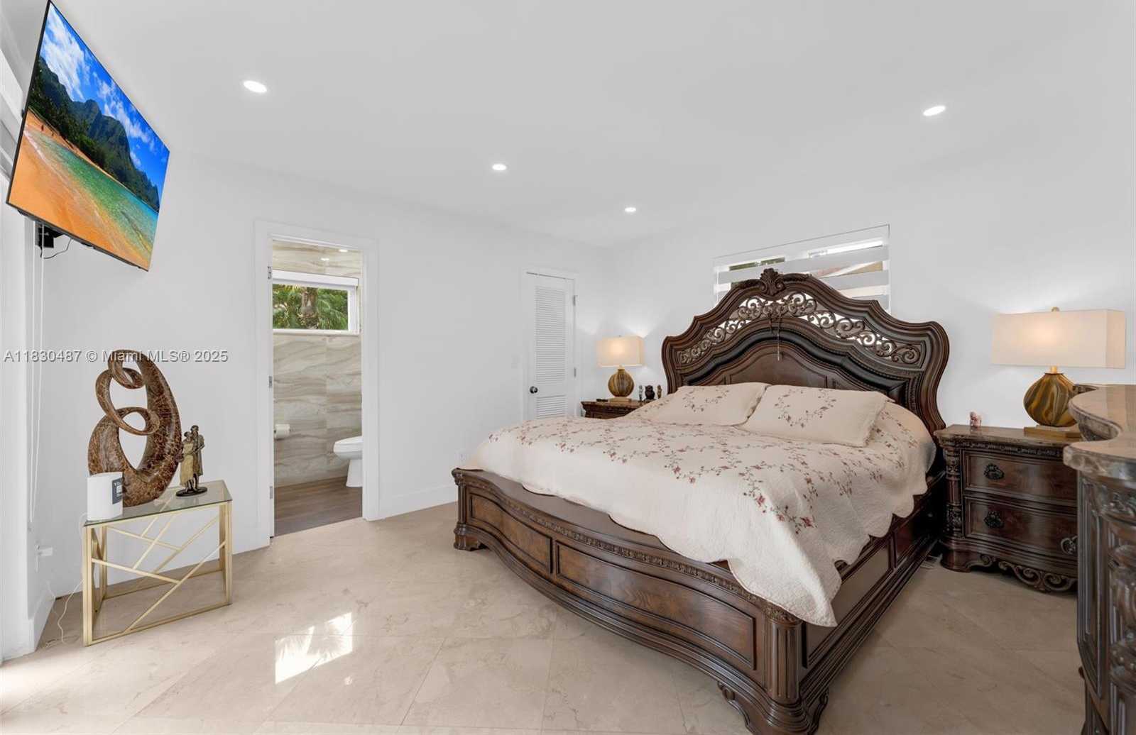 Small Image of 6963 SEAGRAPE TER, Miami Lakes Number 22