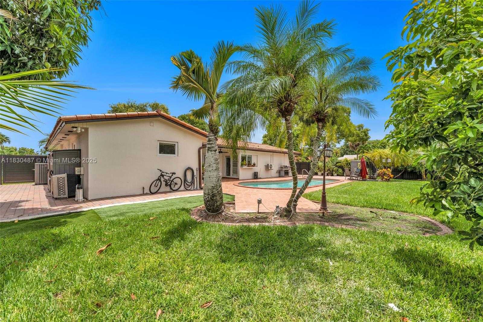 Small Image of 6963 SEAGRAPE TER, Miami Lakes Number 26