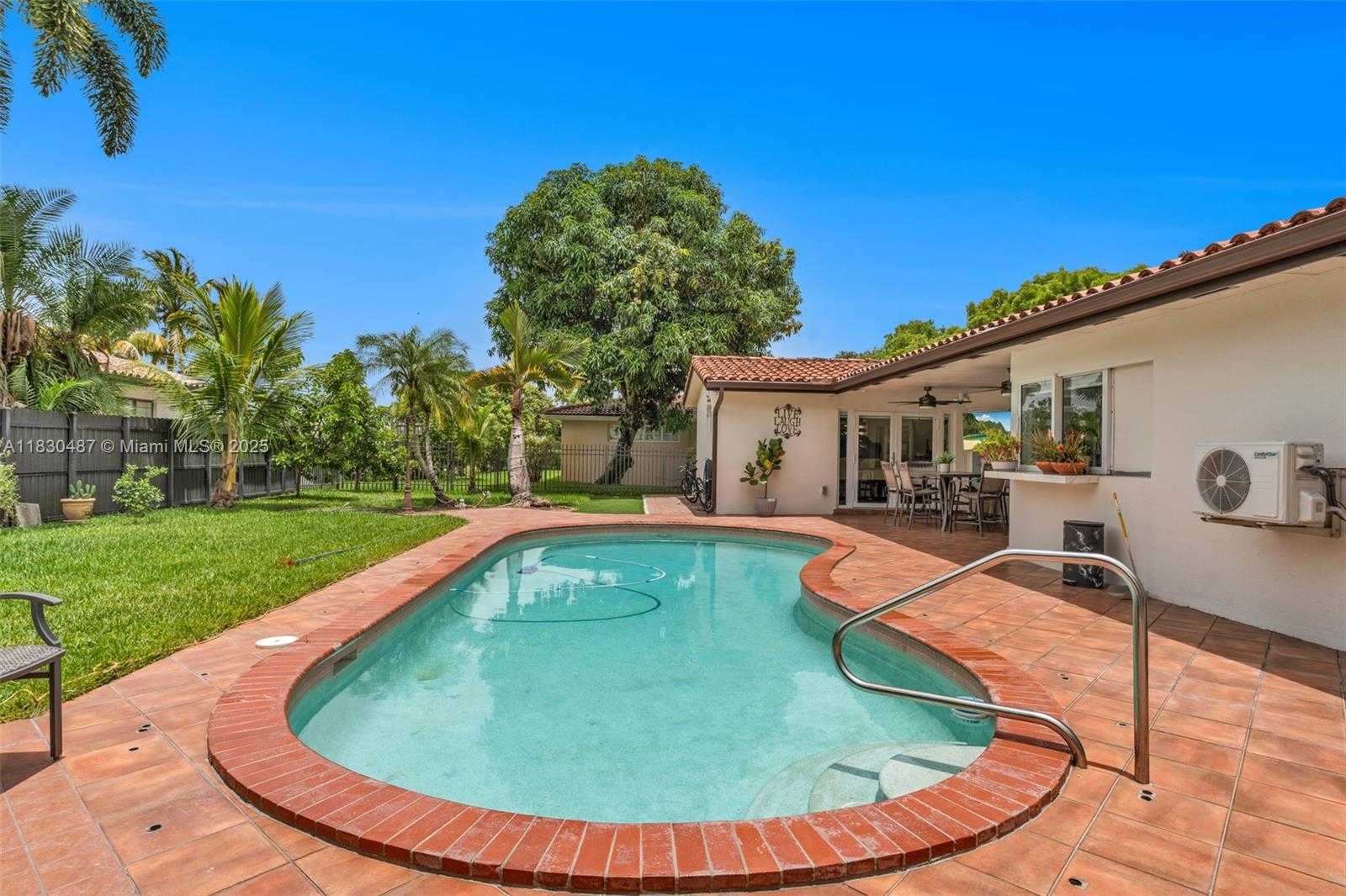 Small Image of 6963 SEAGRAPE TER, Miami Lakes Number 27