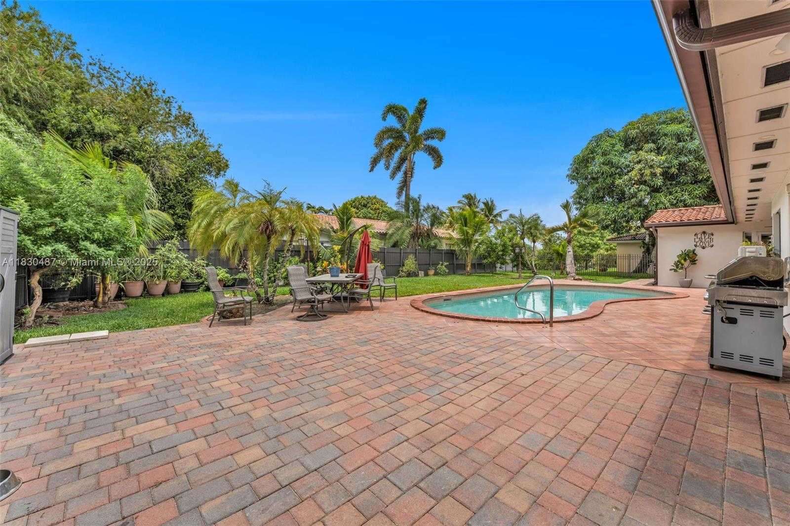 Small Image of 6963 SEAGRAPE TER, Miami Lakes Number 29