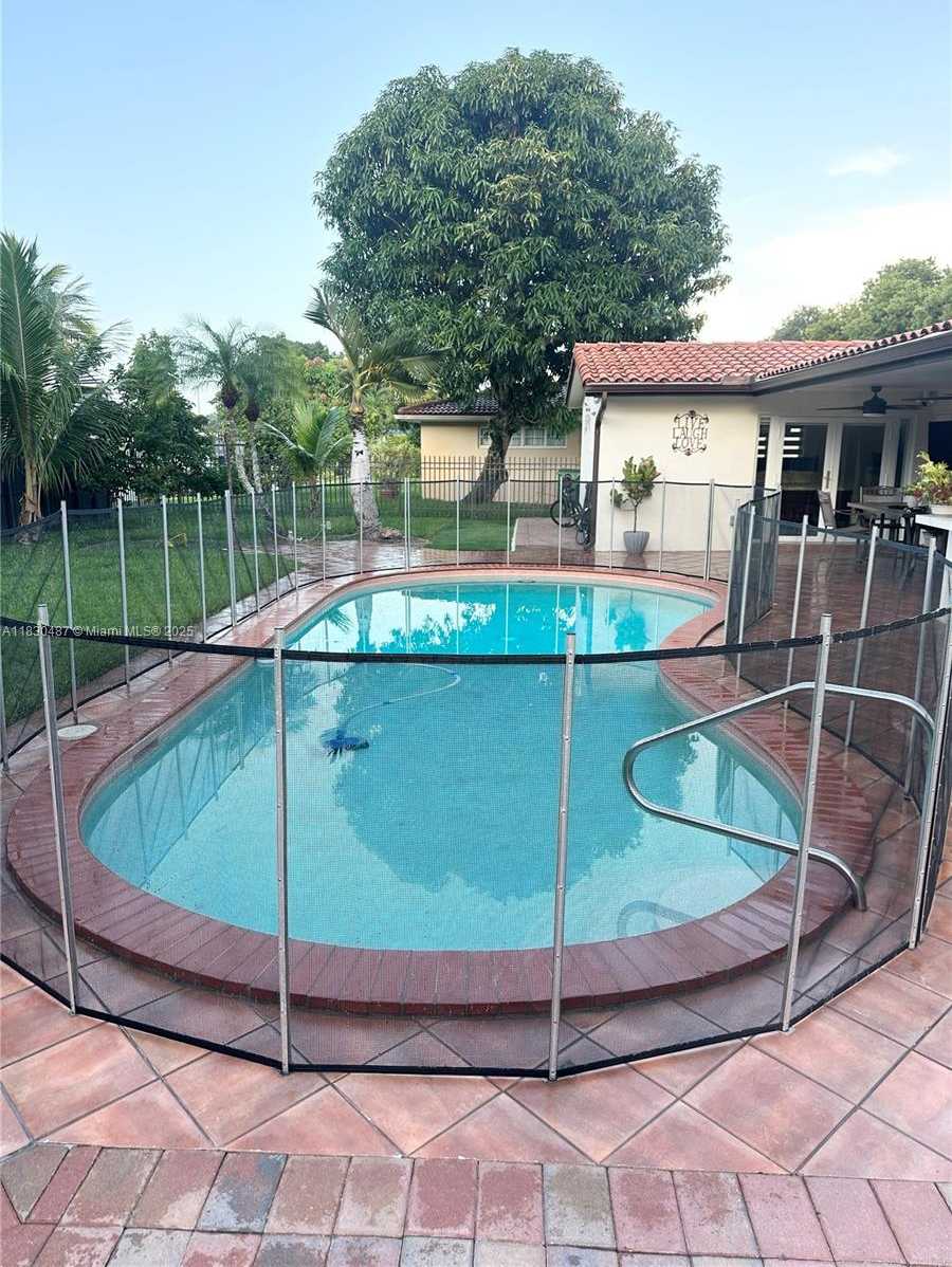 Small Image of 6963 SEAGRAPE TER, Miami Lakes Number 32