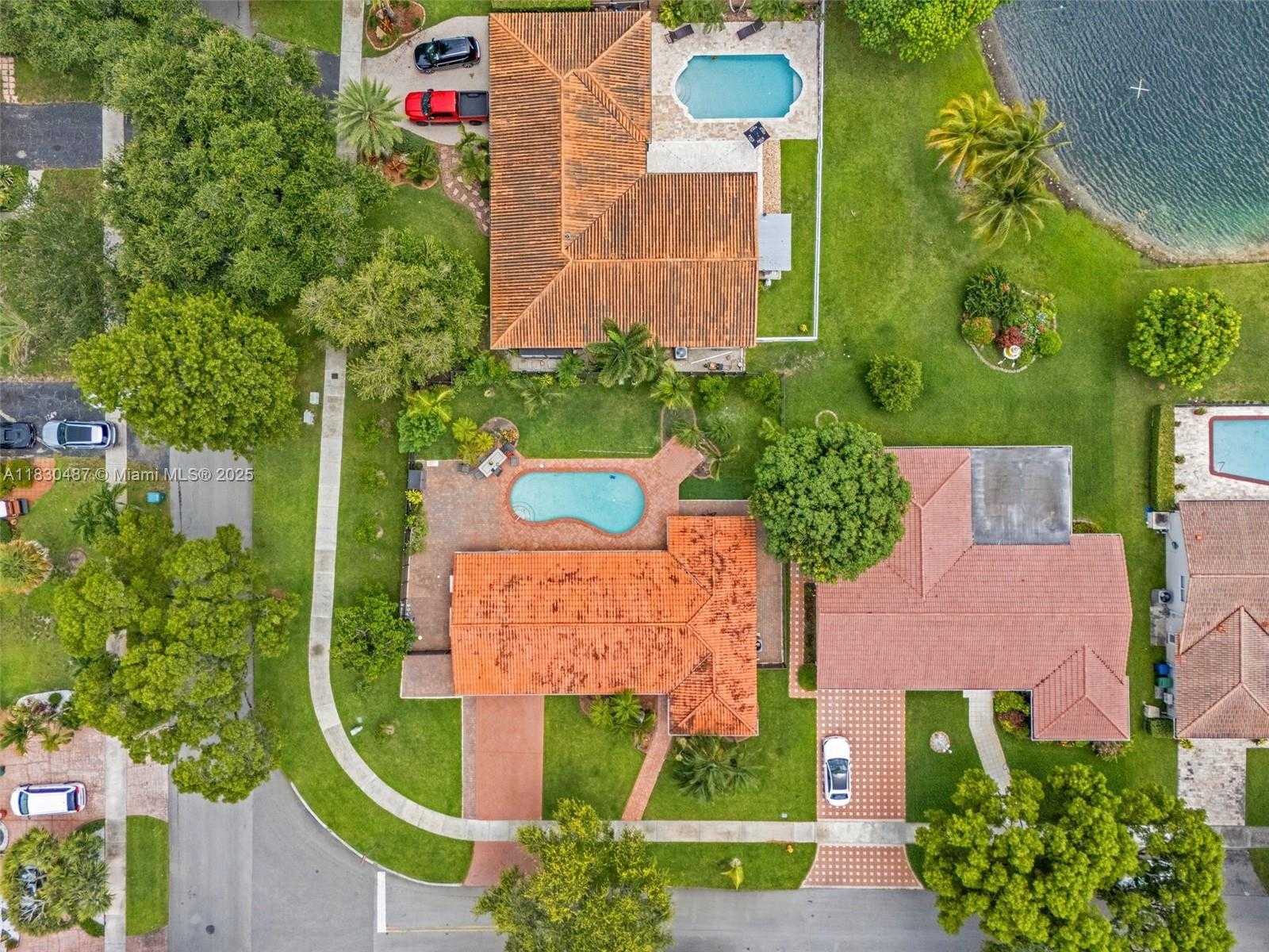 Small Image of 6963 SEAGRAPE TER, Miami Lakes Number 4