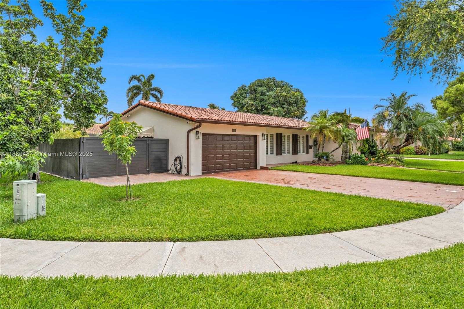 Small Image of 6963 SEAGRAPE TER, Miami Lakes Number 6