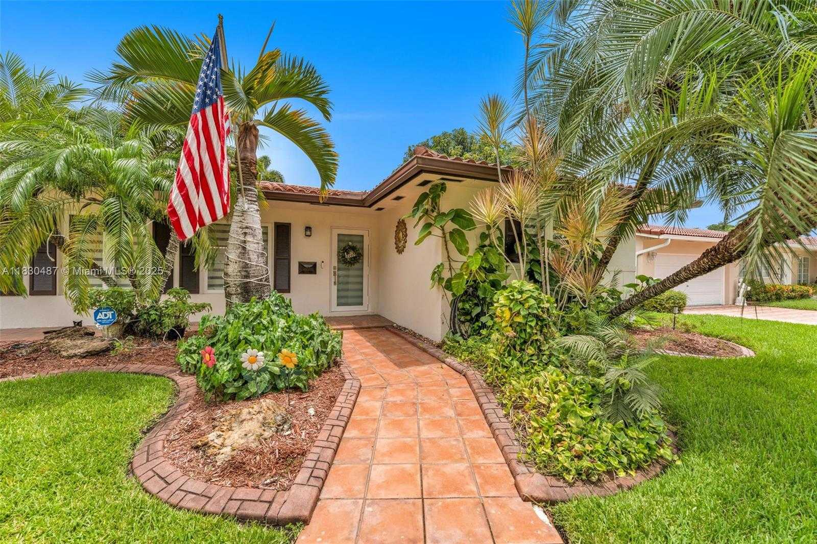 Small Image of 6963 SEAGRAPE TER, Miami Lakes Number 9