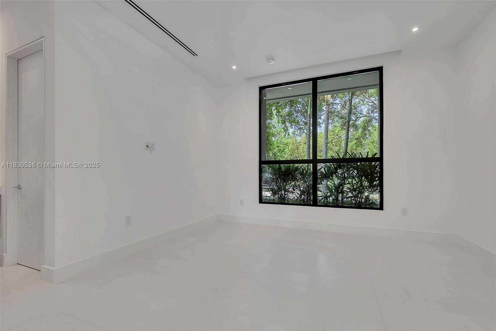 Small Image of 13075 SOUTH WEST 82ND CT, Pinecrest Number 24
