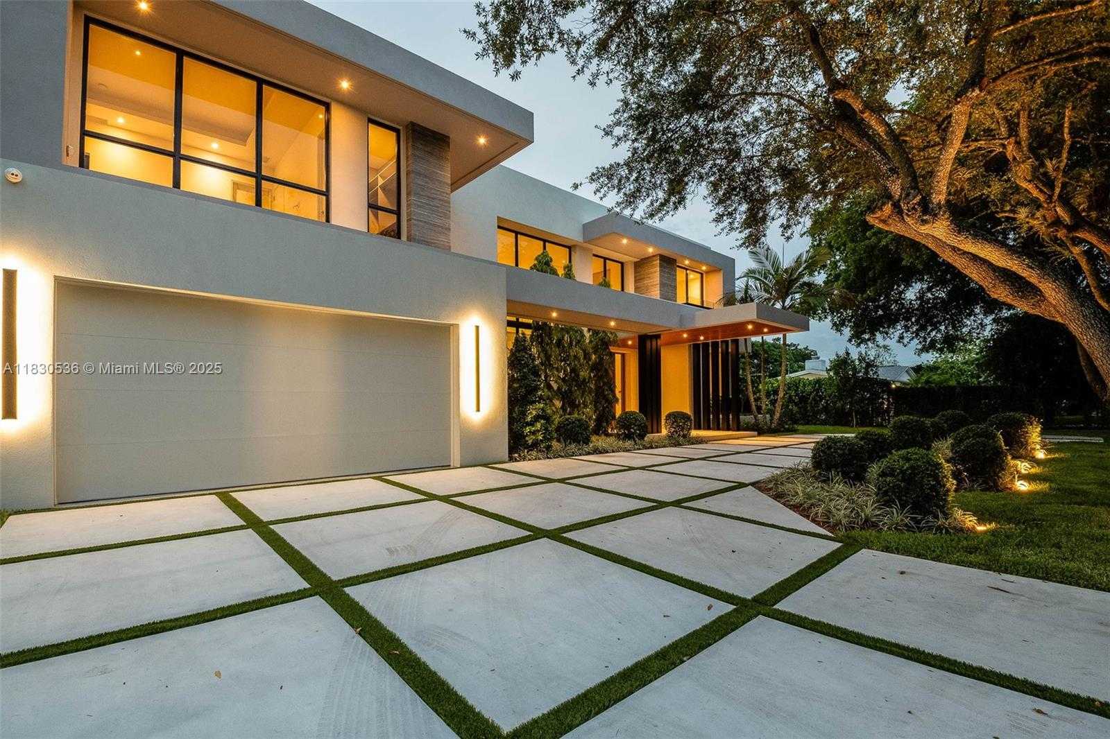 Small Image of 13075 SOUTH WEST 82ND CT, Pinecrest Number 3