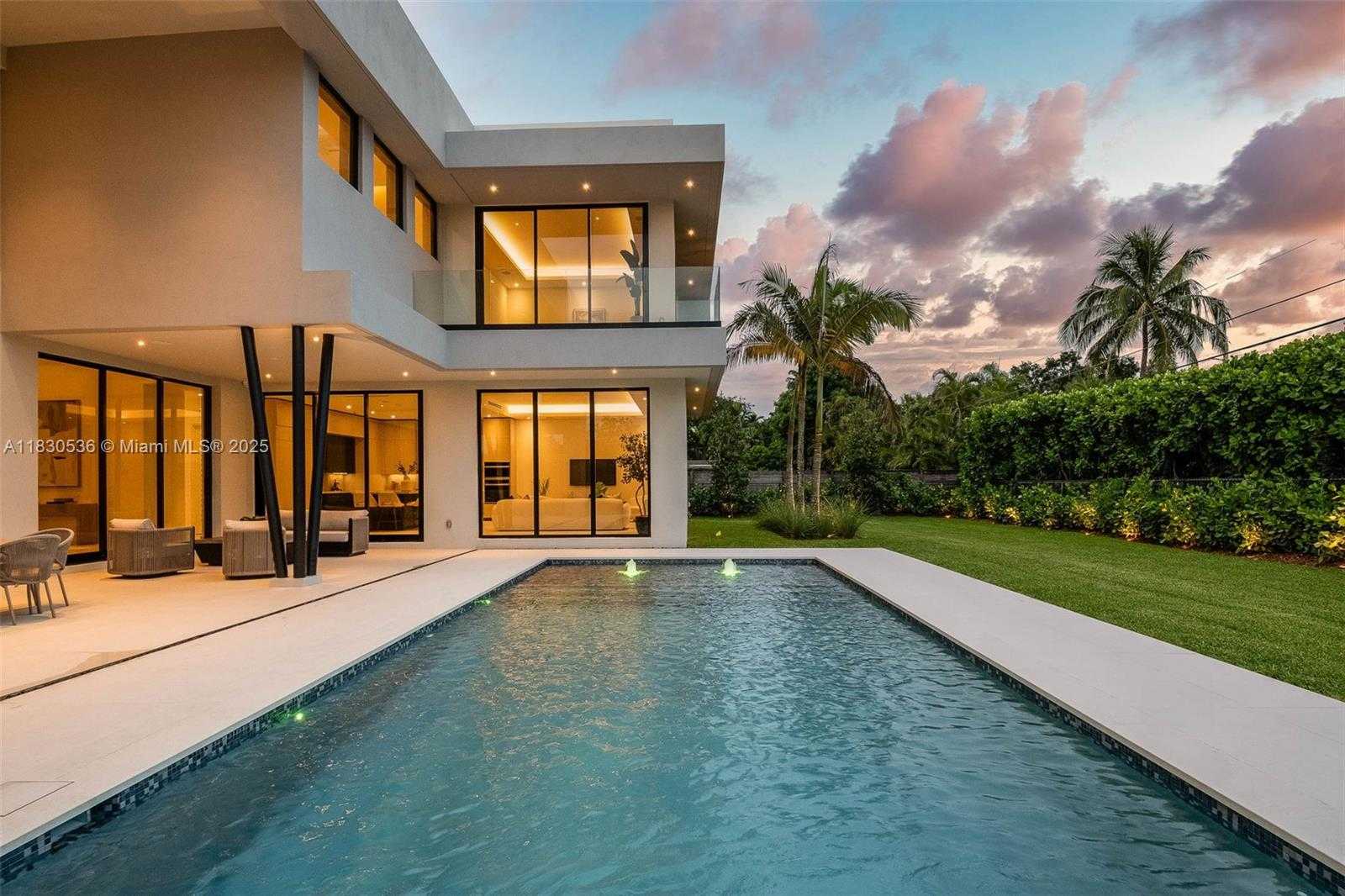 Small Image of 13075 SOUTH WEST 82ND CT, Pinecrest Number 35