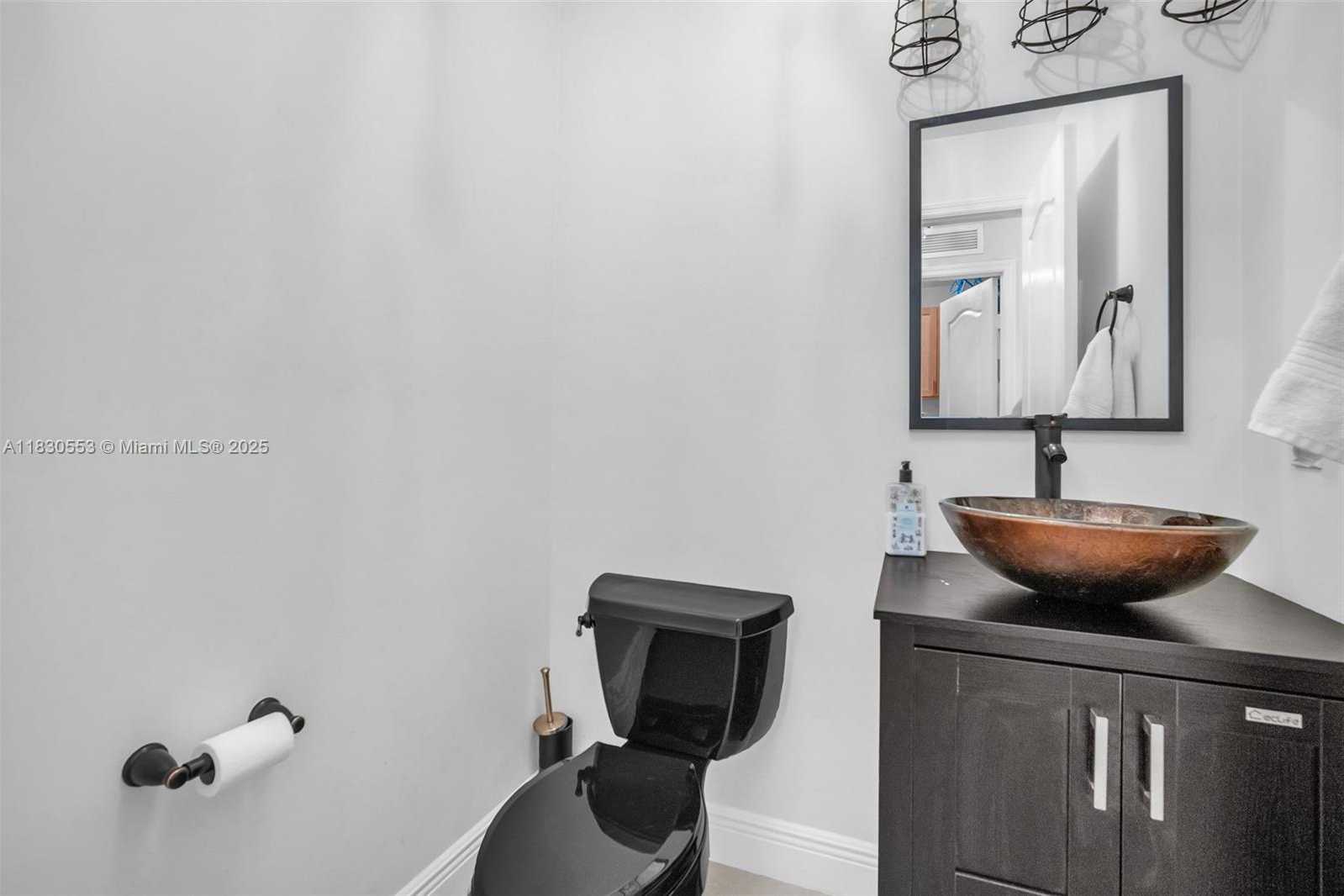 Small Image of 1927 SOUTH EAST 22ND DR, Homestead Number 31
