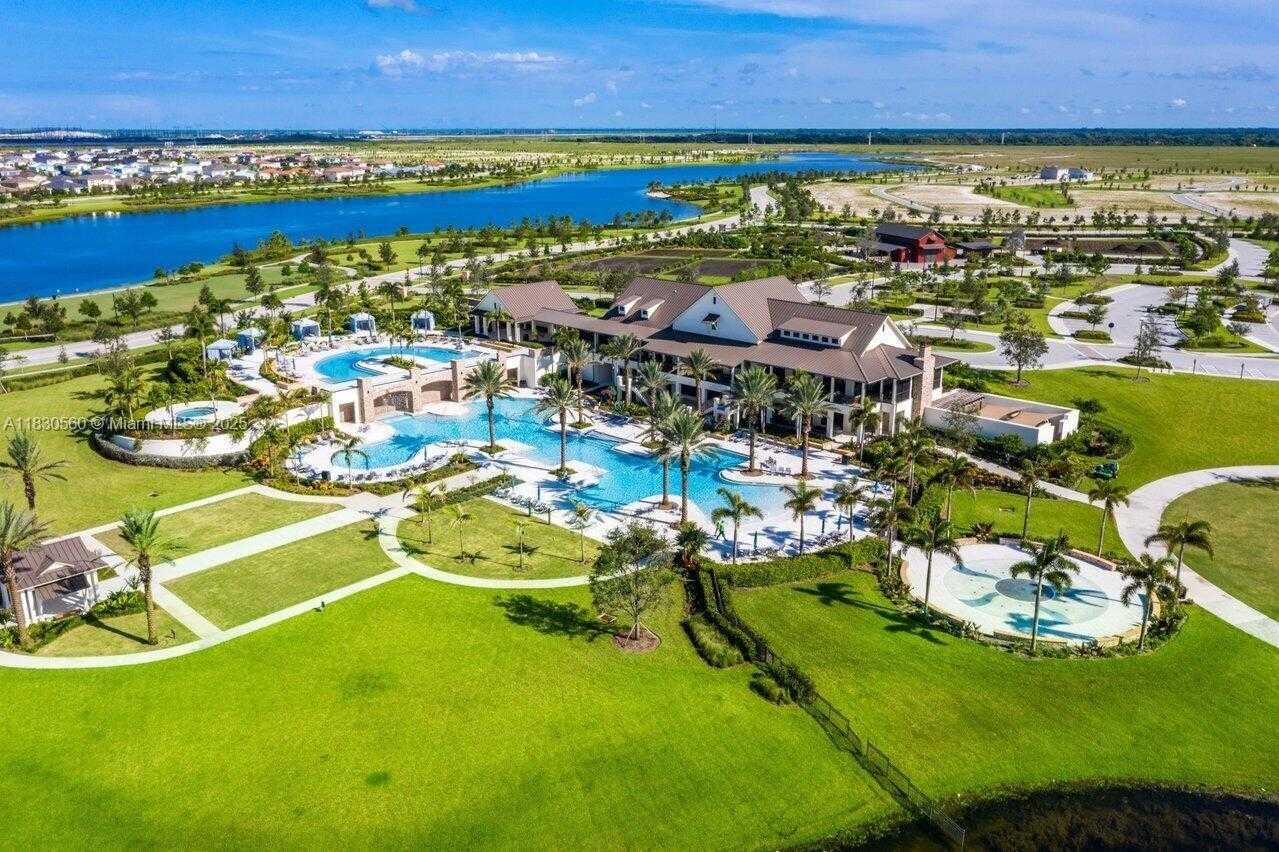 Small Image of 799 HOOKLINE CIR, Loxahatchee Number 34