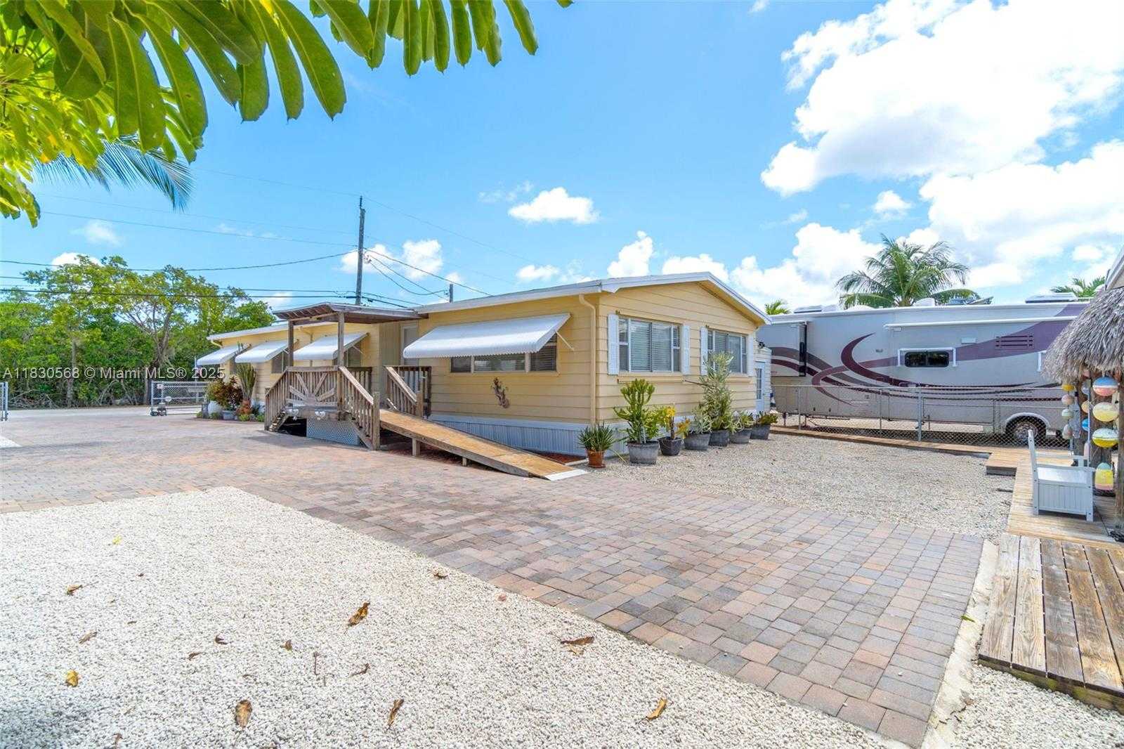 Small Image of 280 TAYLOR DRIVE, Key Largo Number 29