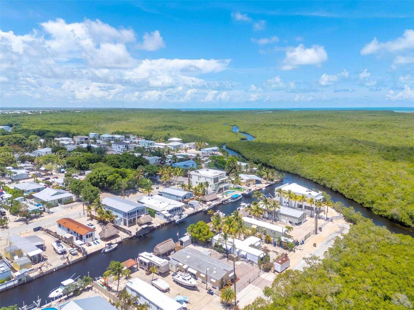 Small Image of 280 TAYLOR DRIVE, Key Largo Number 38