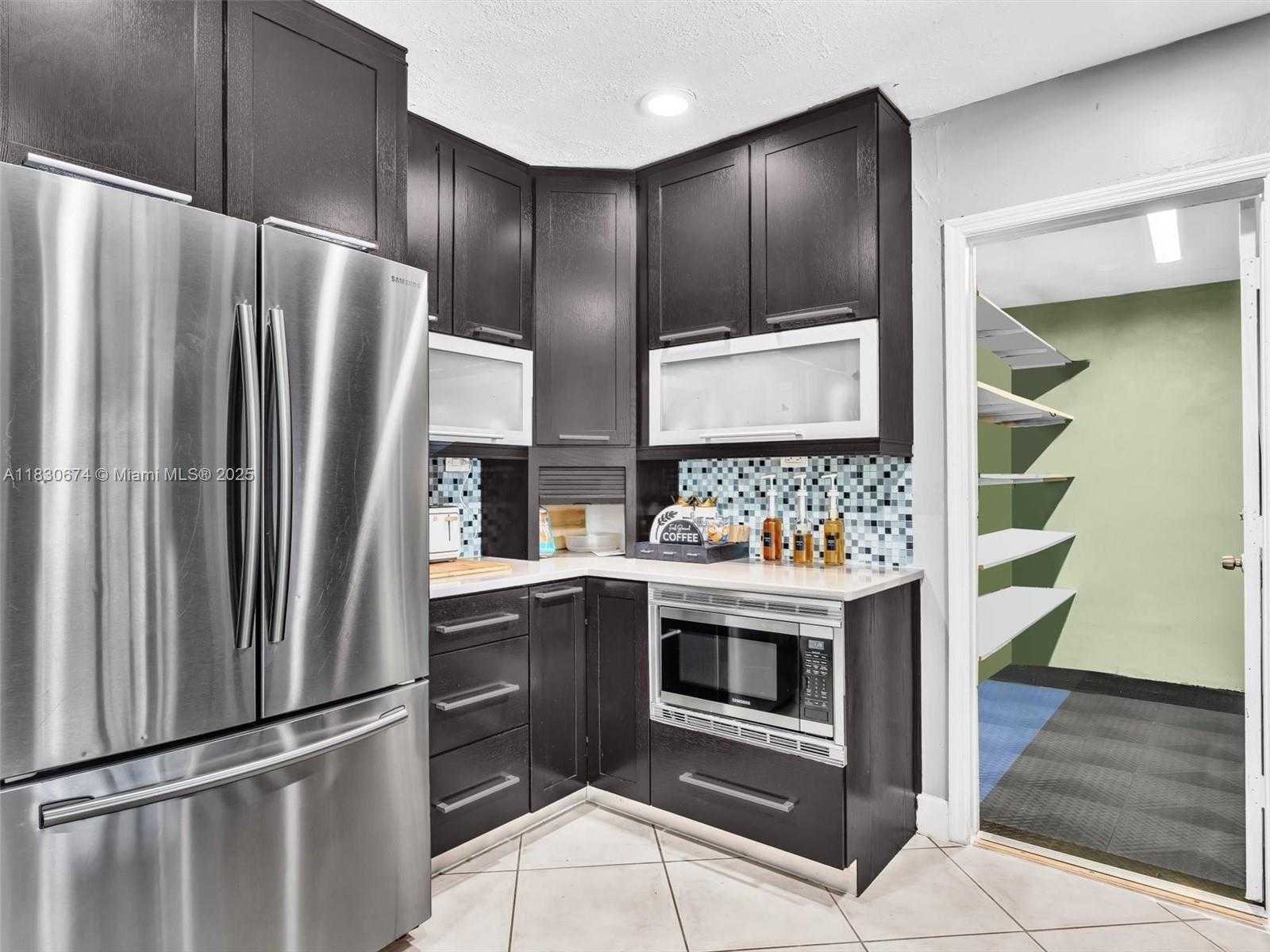 Small Image of Pembroke Pines Number 9