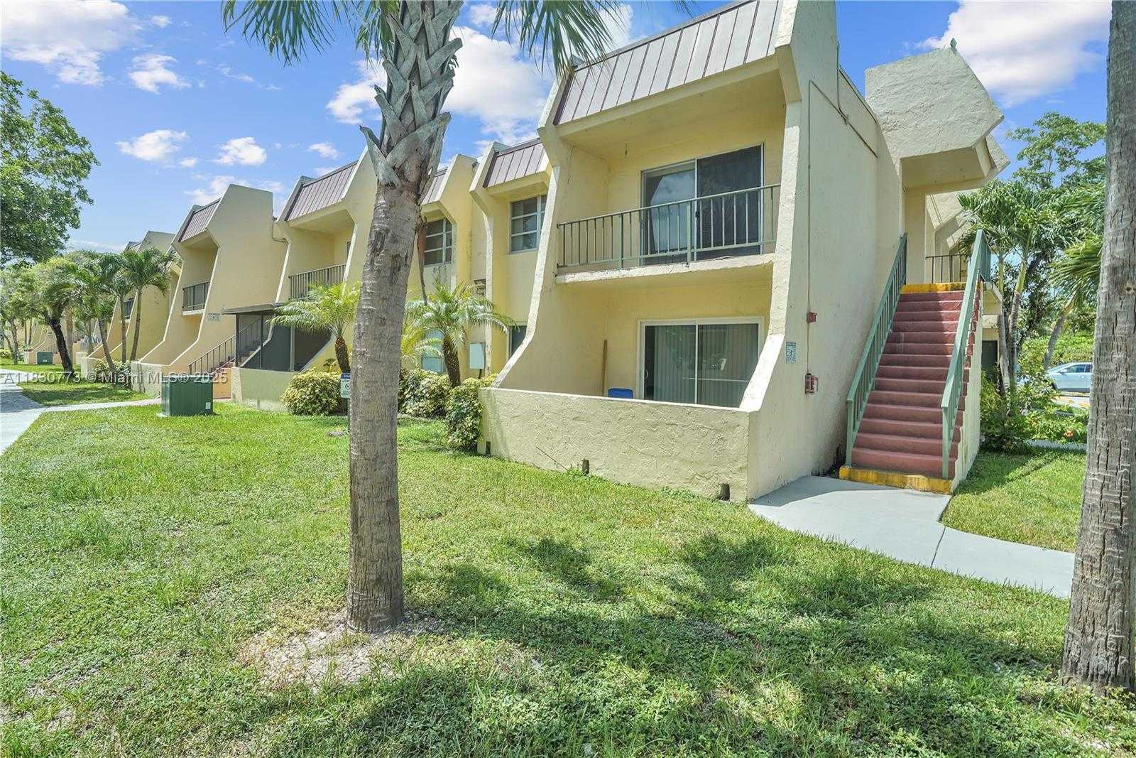 Small Image of 13882 SOUTH WEST 90TH AVE #HH217, Miami Number 16