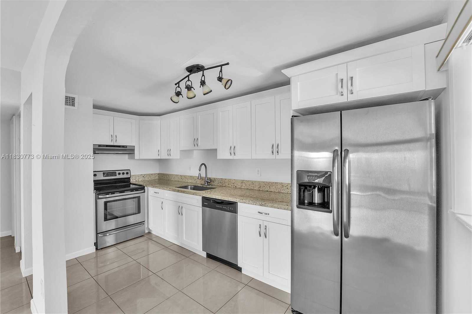 Small Image of 13882 SOUTH WEST 90TH AVE #HH217, Miami Number 9