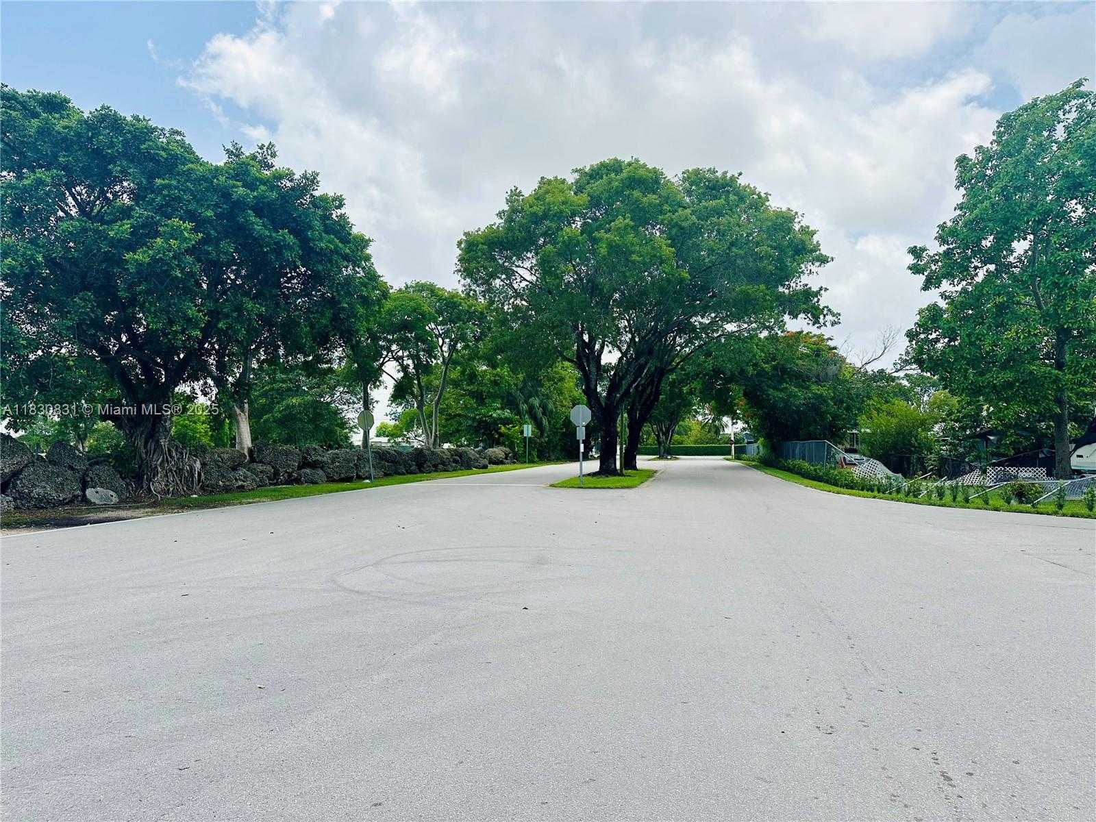 Small Image of 19800 SOUTH WEST 180TH #583, Miami Number 14