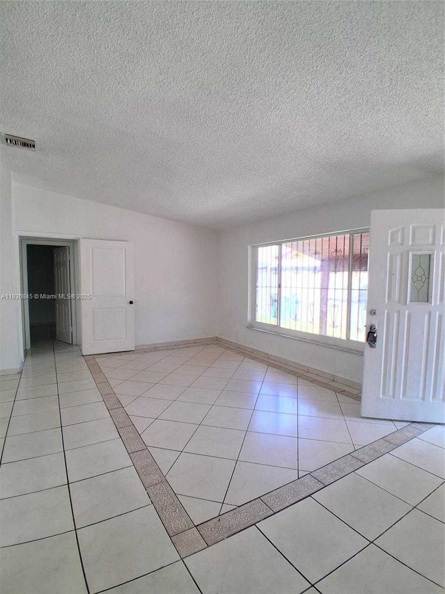 Small Image of 20769 NORTH WEST 41ST AVE RD, Miami Gardens Number 10