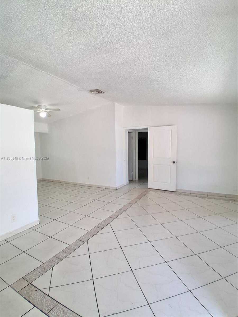 Small Image of 20769 NORTH WEST 41ST AVE RD, Miami Gardens Number 12