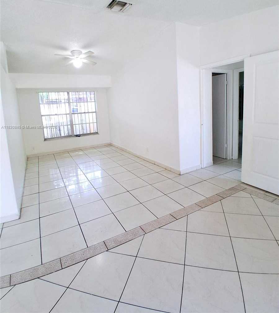 Small Image of 20769 NORTH WEST 41ST AVE RD, Miami Gardens Number 14