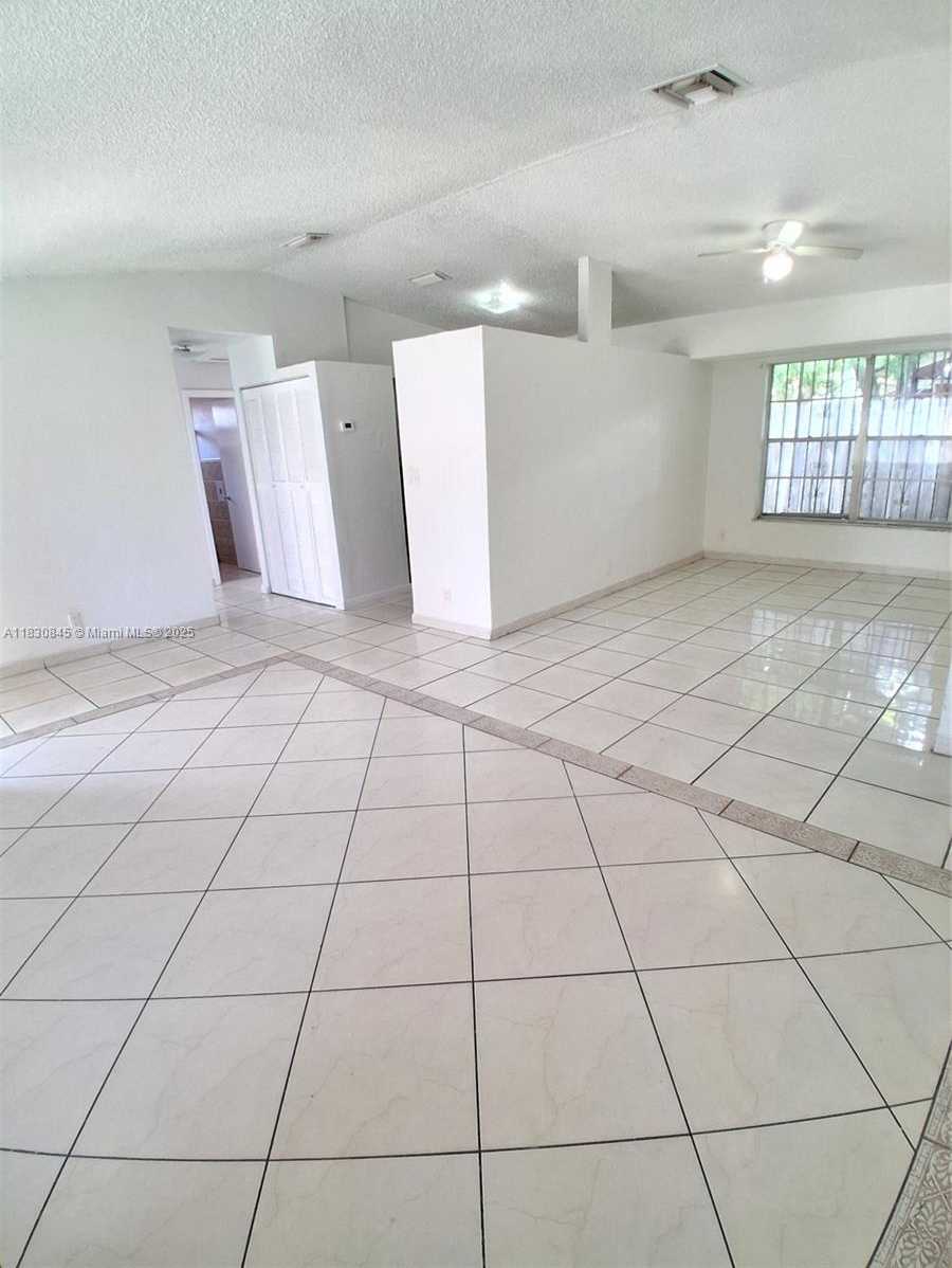 Small Image of 20769 NORTH WEST 41ST AVE RD, Miami Gardens Number 16