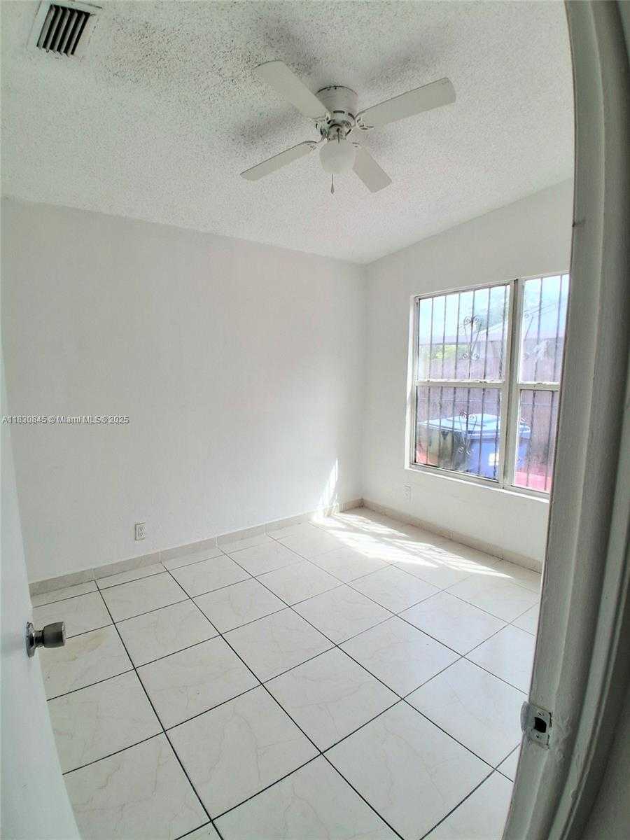 Small Image of 20769 NORTH WEST 41ST AVE RD, Miami Gardens Number 21