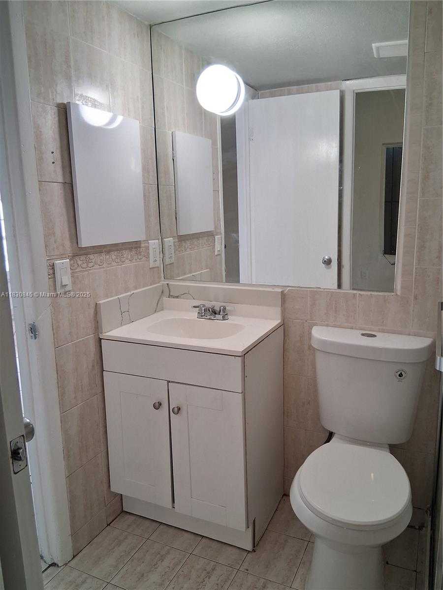 Small Image of 20769 NORTH WEST 41ST AVE RD, Miami Gardens Number 25