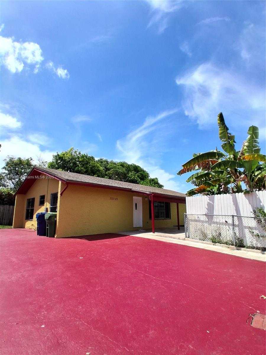 Small Image of 20769 NORTH WEST 41ST AVE RD, Miami Gardens Number 3