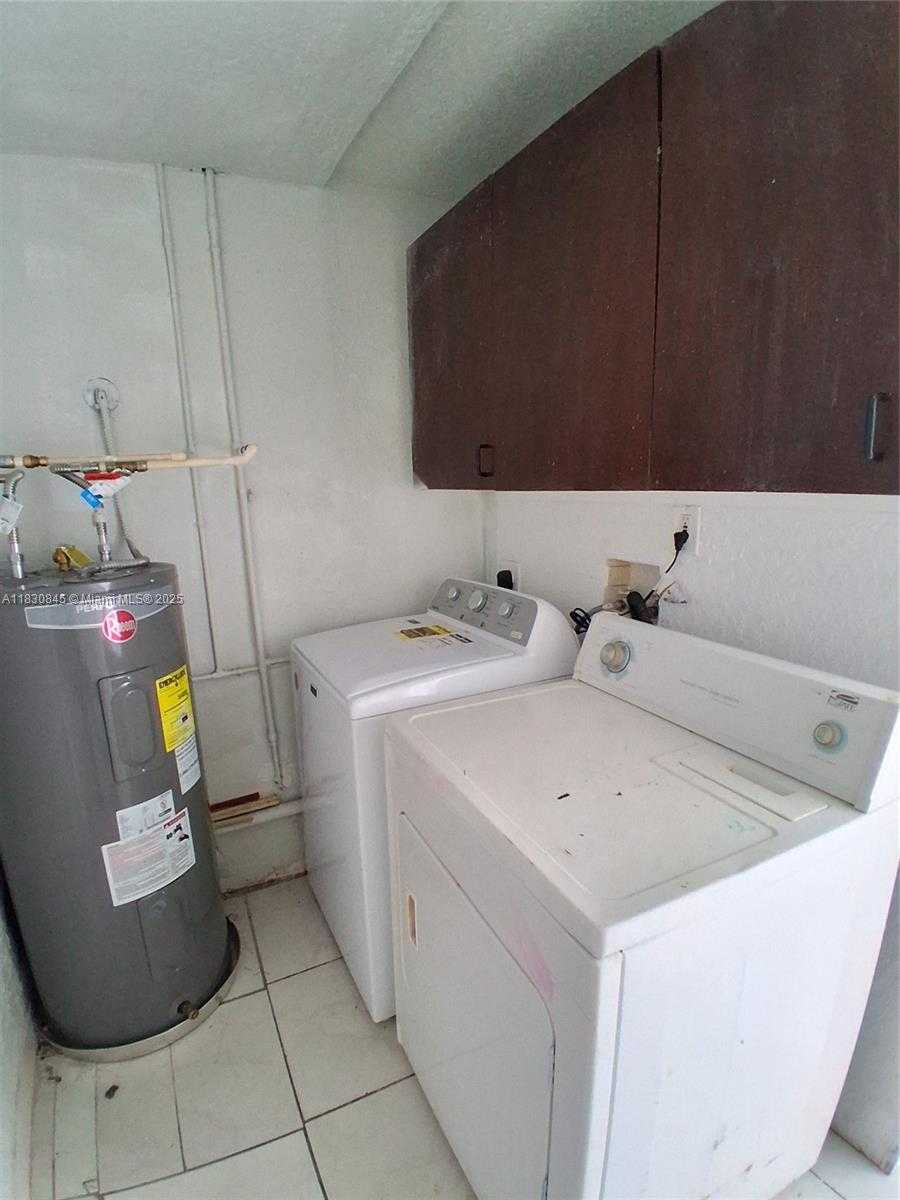 Small Image of 20769 NORTH WEST 41ST AVE RD, Miami Gardens Number 31