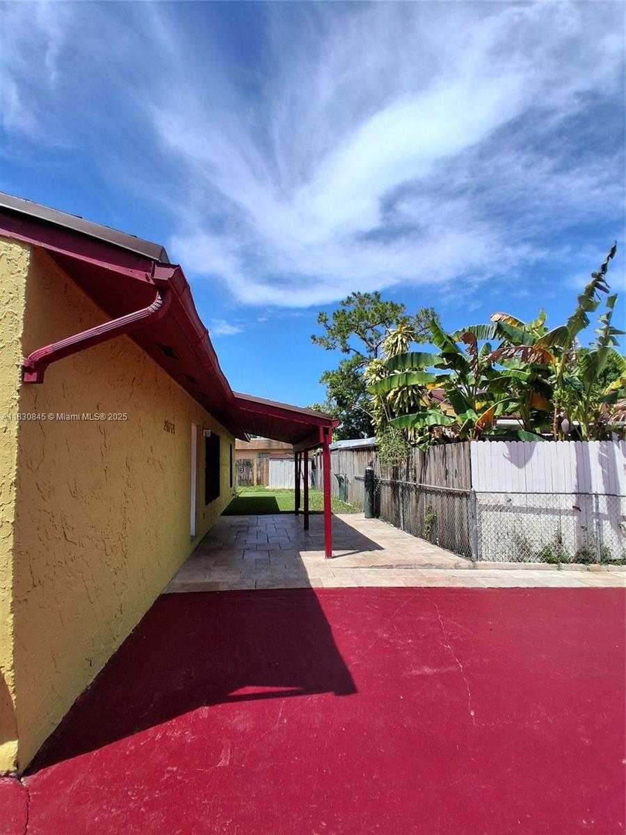 Small Image of 20769 NORTH WEST 41ST AVE RD, Miami Gardens Number 5