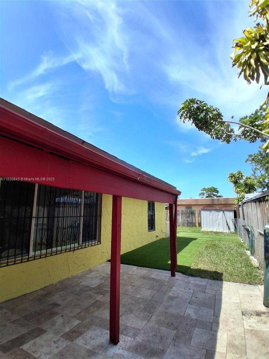 Small Image of 20769 NORTH WEST 41ST AVE RD, Miami Gardens Number 6