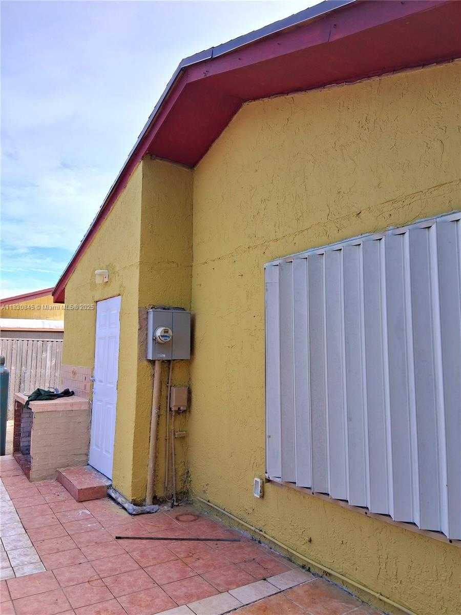 Small Image of 20769 NORTH WEST 41ST AVE RD, Miami Gardens Number 9