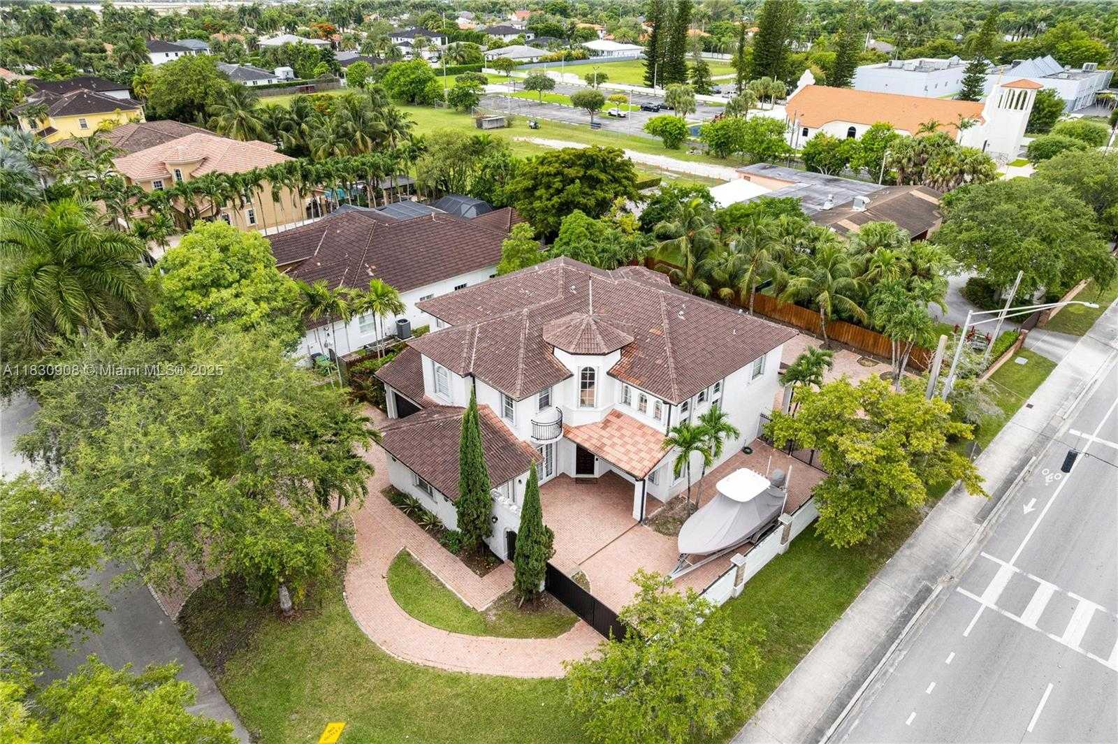 Small Image of 7202 SOUTH WEST 123RD PL, Miami Number 4