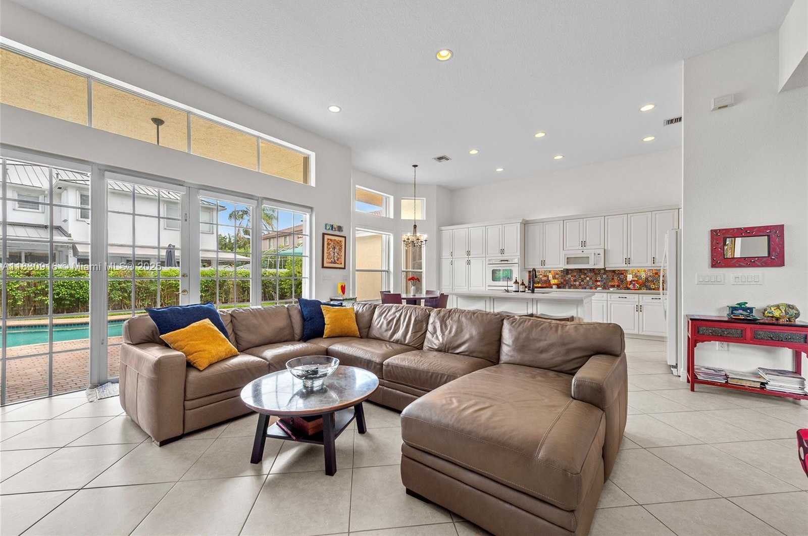 Small Image of 19442 SOUTH WEST 39TH ST, Miramar Number 12