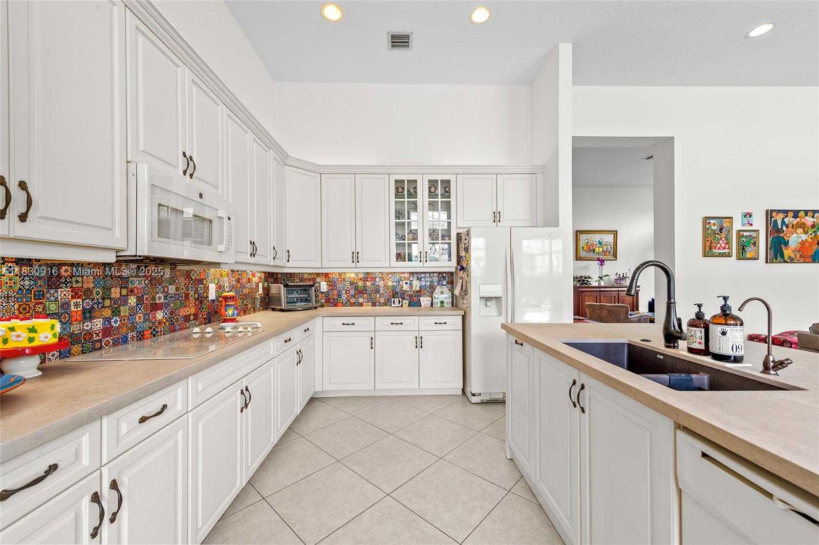 Small Image of 19442 SOUTH WEST 39TH ST, Miramar Number 16