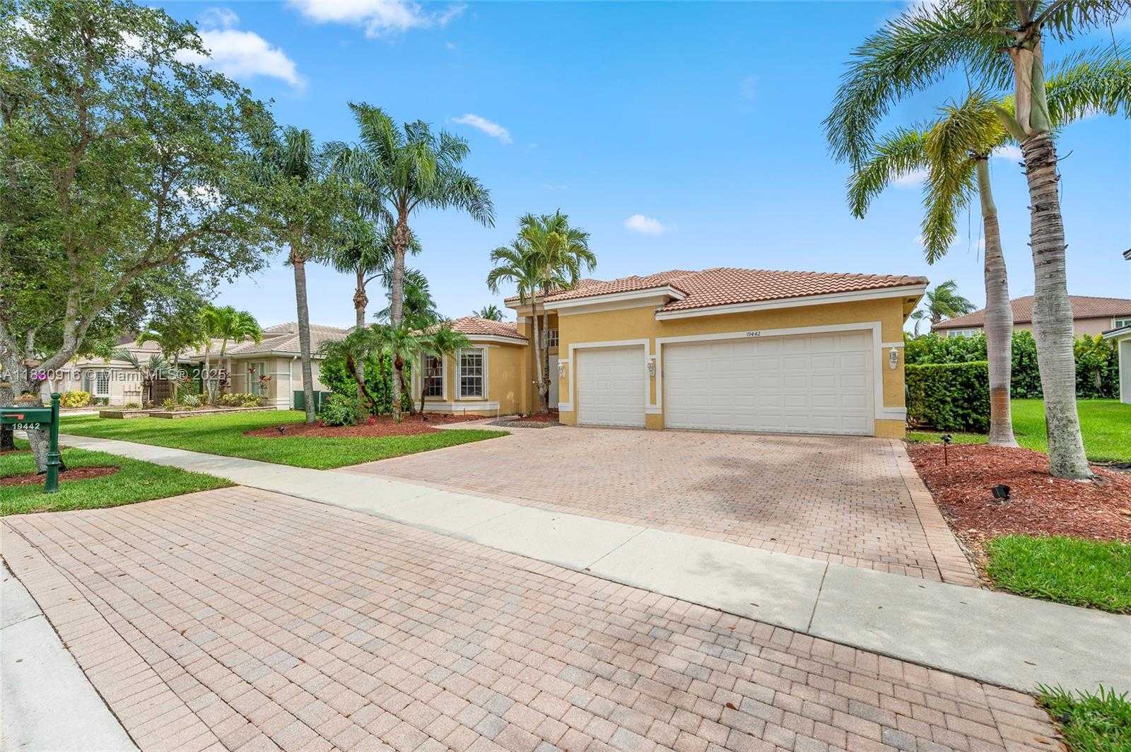 Small Image of 19442 SOUTH WEST 39TH ST, Miramar Number 2
