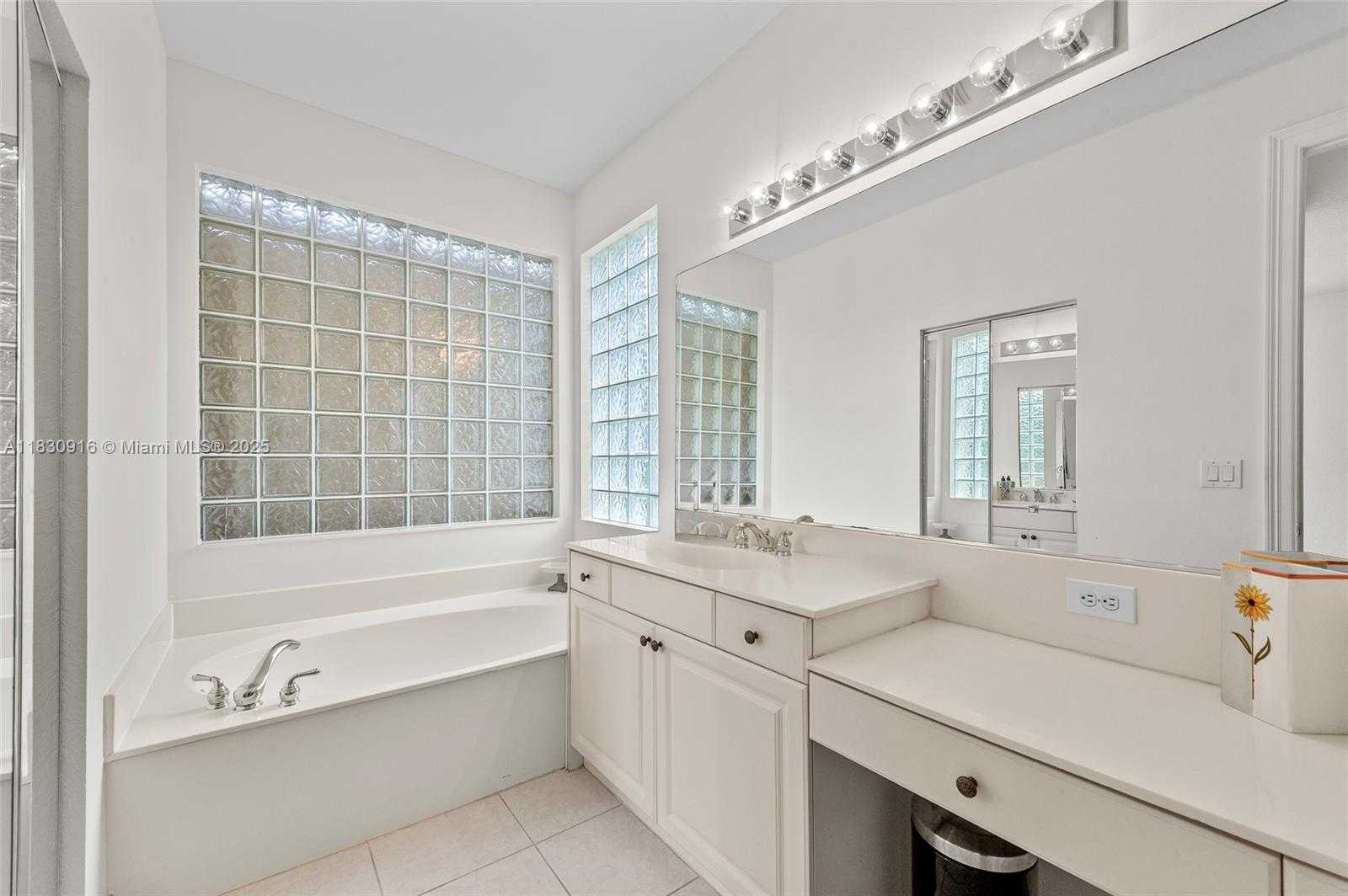 Small Image of 19442 SOUTH WEST 39TH ST, Miramar Number 22