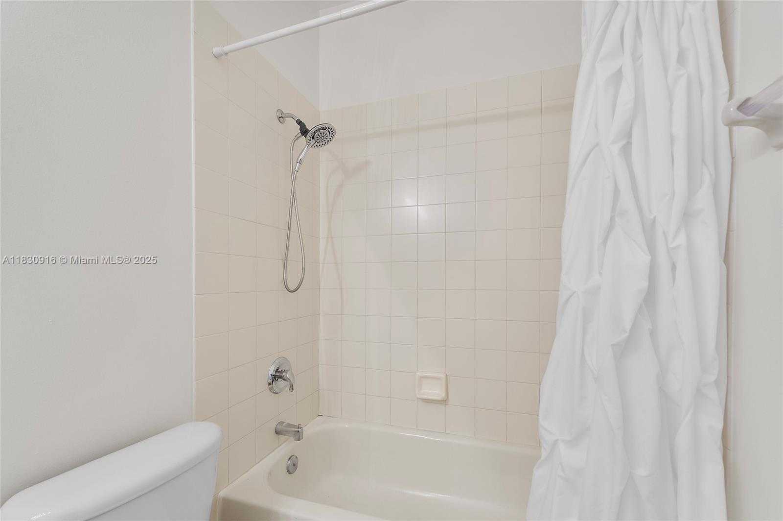 Small Image of 19442 SOUTH WEST 39TH ST, Miramar Number 29