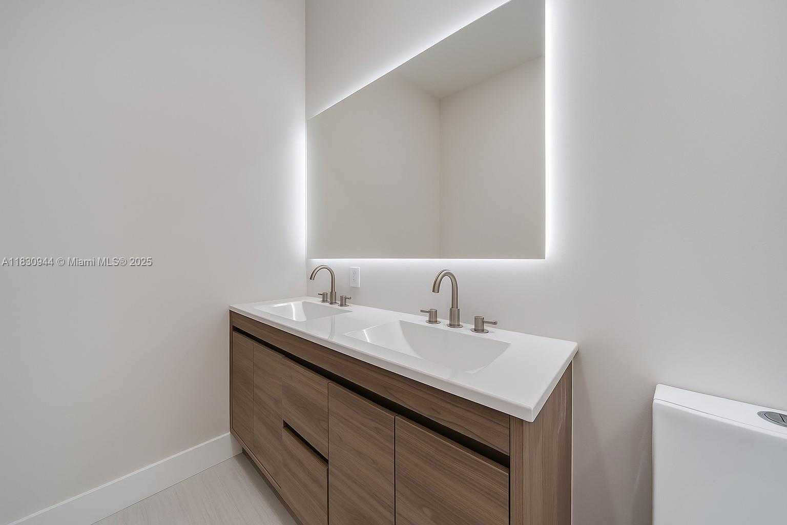 Small Image of 1212 CAMELLIA LN, Weston Number 40