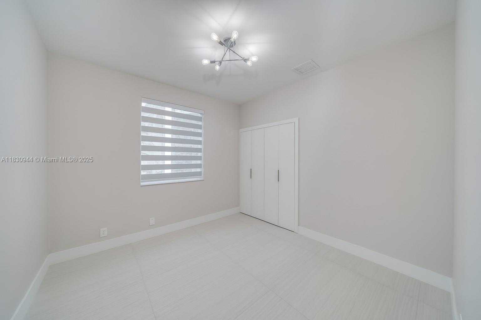 Small Image of 1212 CAMELLIA LN, Weston Number 42