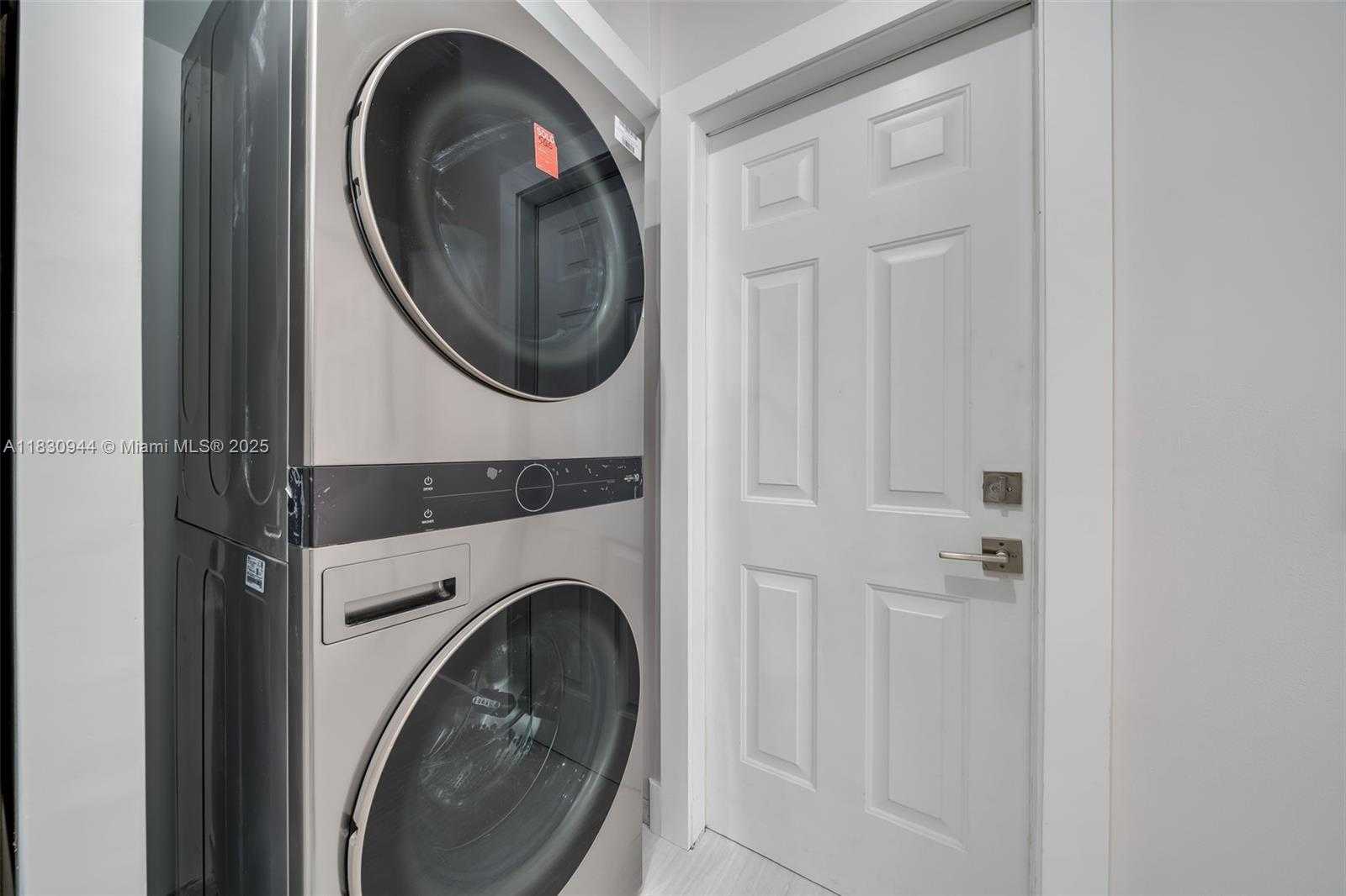 Small Image of 1212 CAMELLIA LN, Weston Number 43