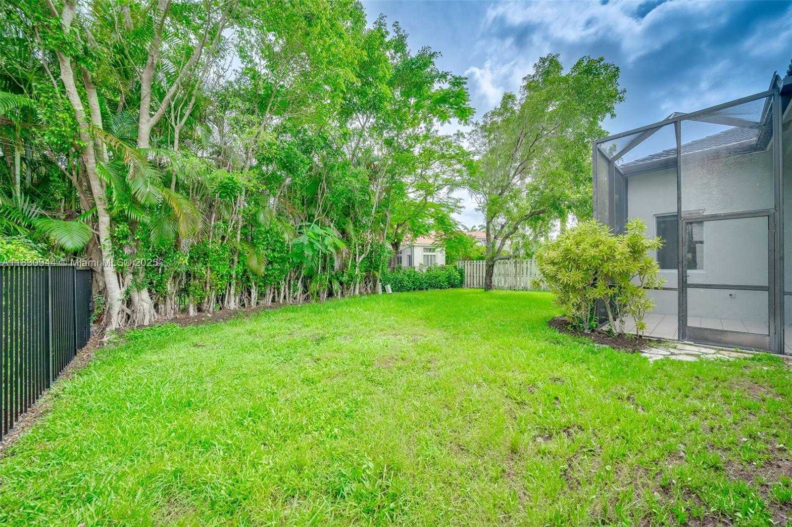 Small Image of 1212 CAMELLIA LN, Weston Number 49
