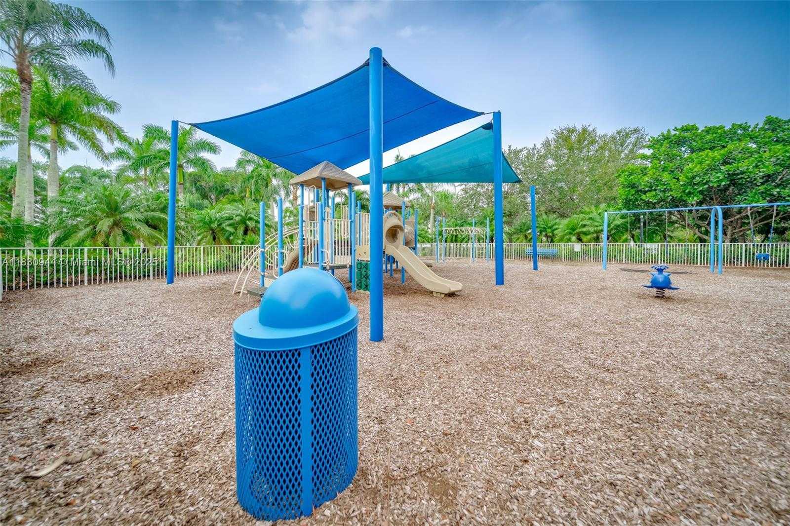 Small Image of 1212 CAMELLIA LN, Weston Number 54