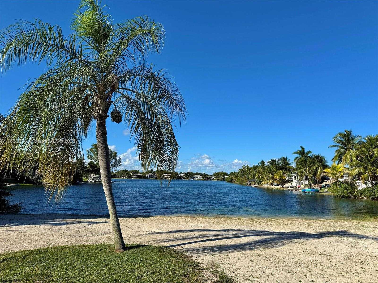 Small Image of 20565 SOUTH WEST 80TH PL, Cutler Bay Number 32