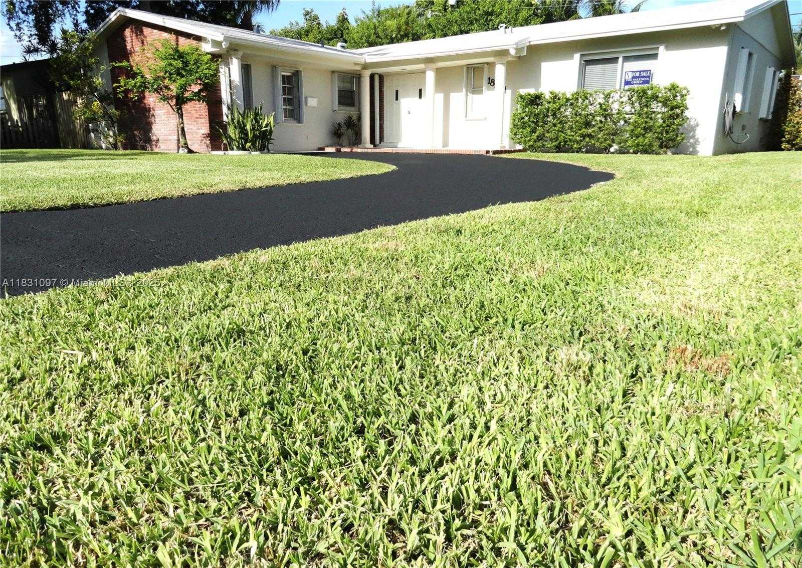 Small Image of 18901 SOUTH WEST 97TH AVE, Cutler Bay Number 2