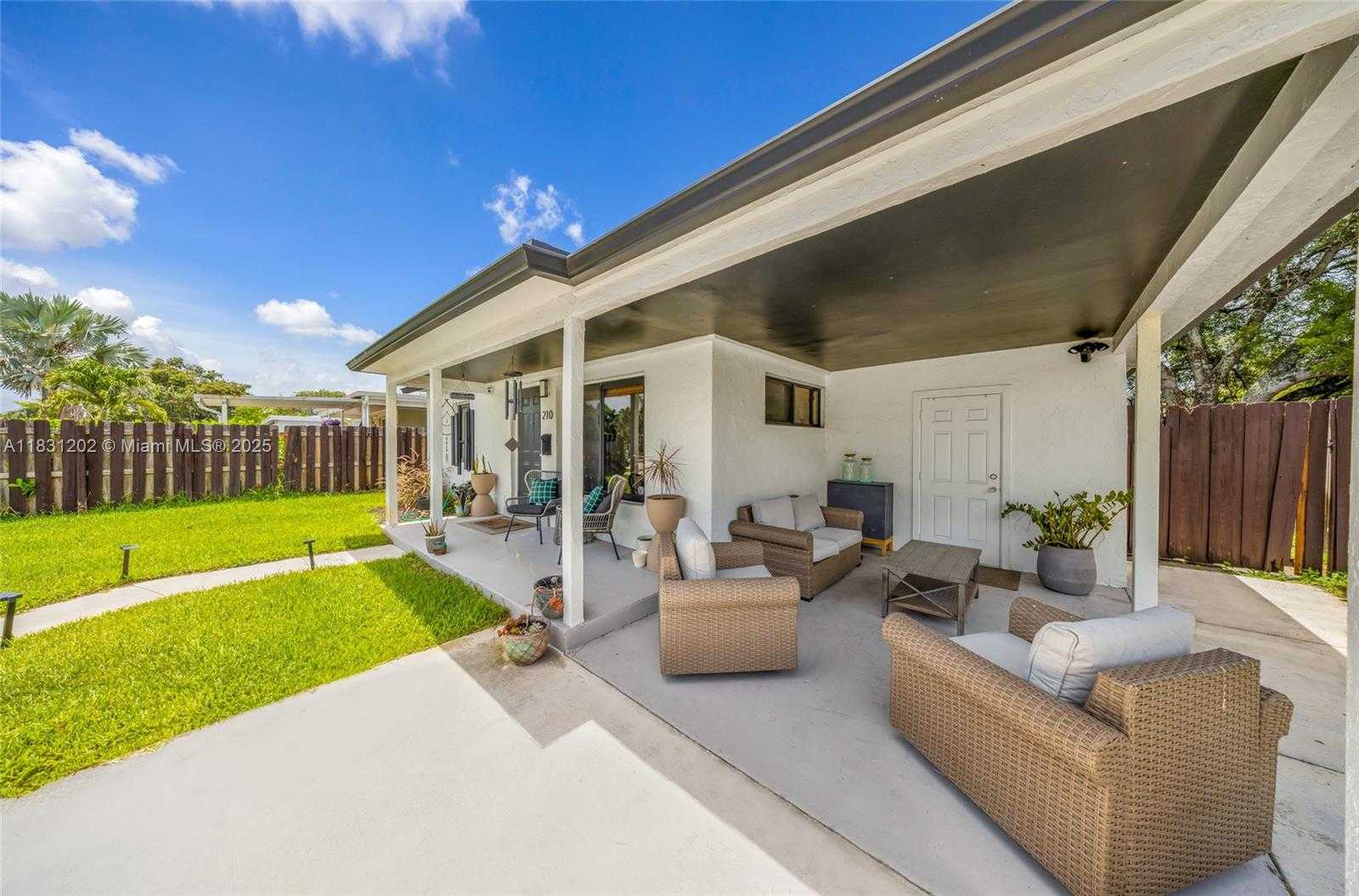 Small Image of 210 NORTH EAST 51ST CT, Oakland Park Number 4